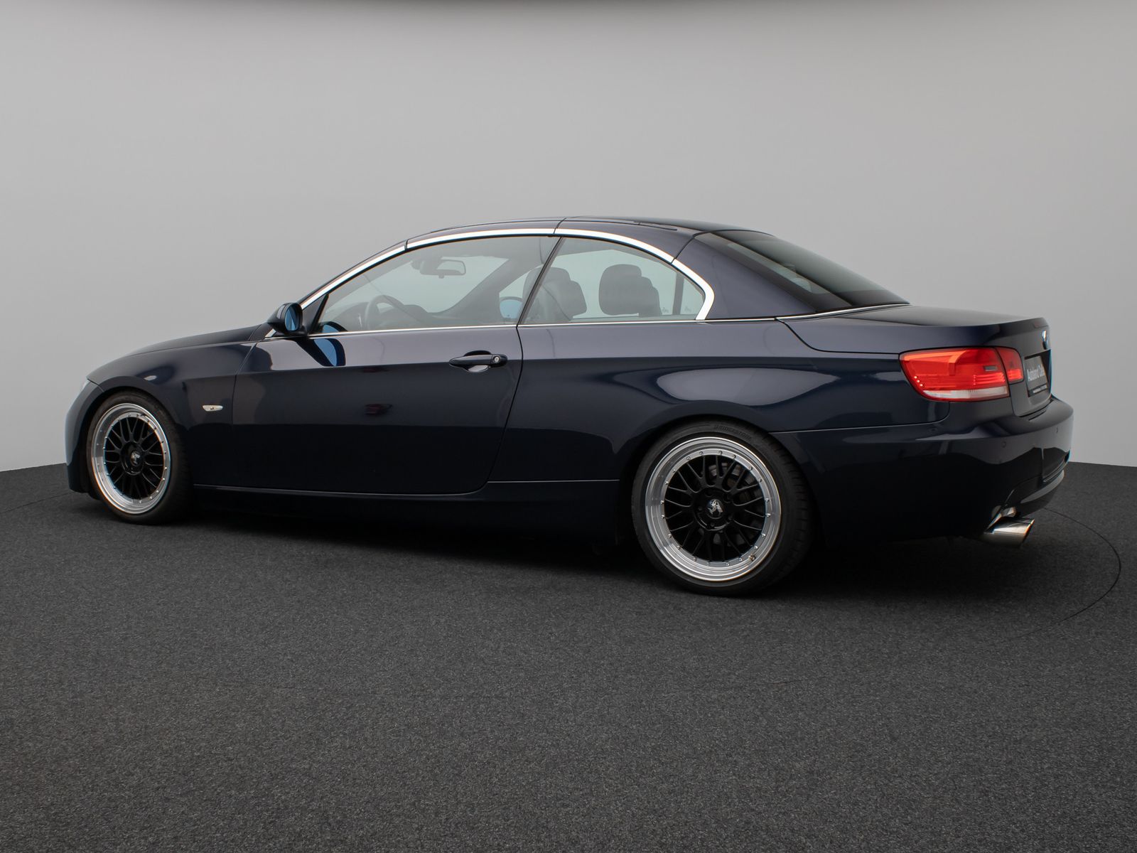Fahrzeugabbildung BMW 320i Cabrio PDC Navi Sitzhzg Xenon 8fach Sport