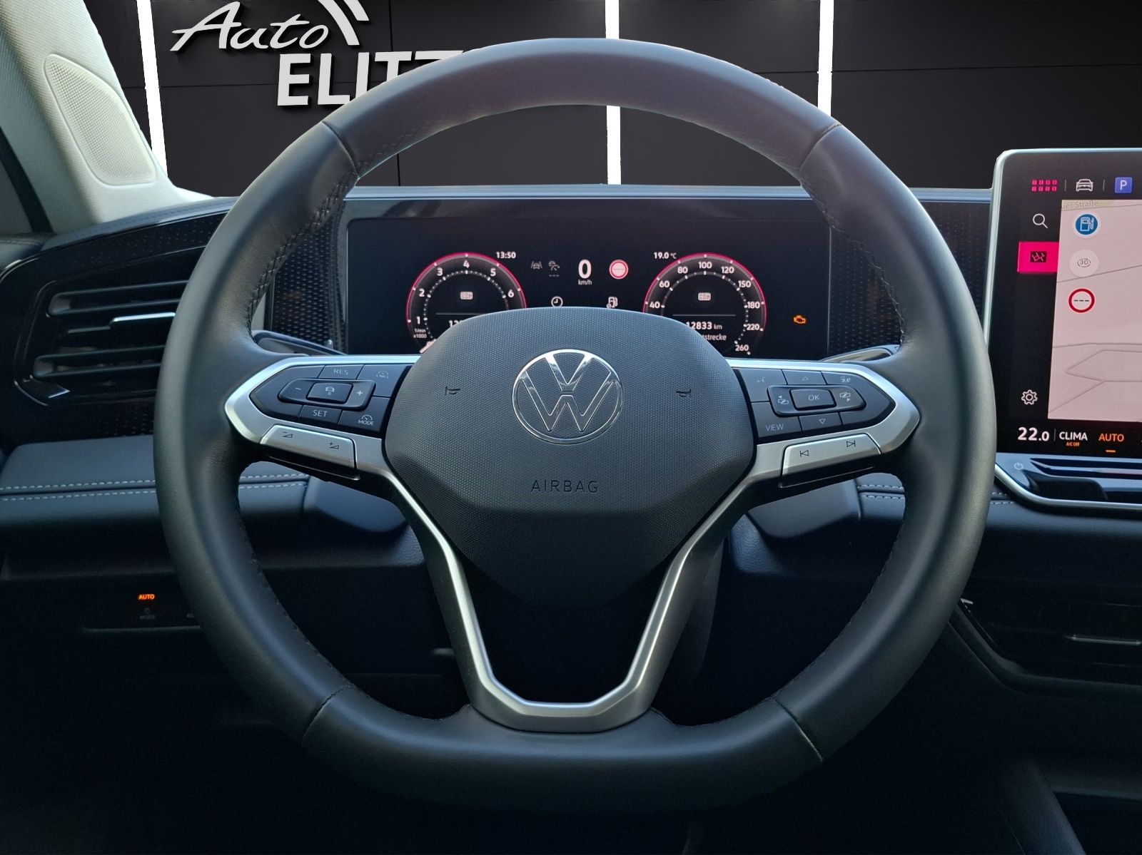 Fahrzeugabbildung Volkswagen Tiguan eTSI Life DSG LED AHK Navi AID ACC RFK SH