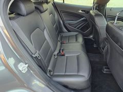 MERCEDES-BENZ GLA 200 1,6 Benzin Navi Automatik 80Tkm TÜV01/28