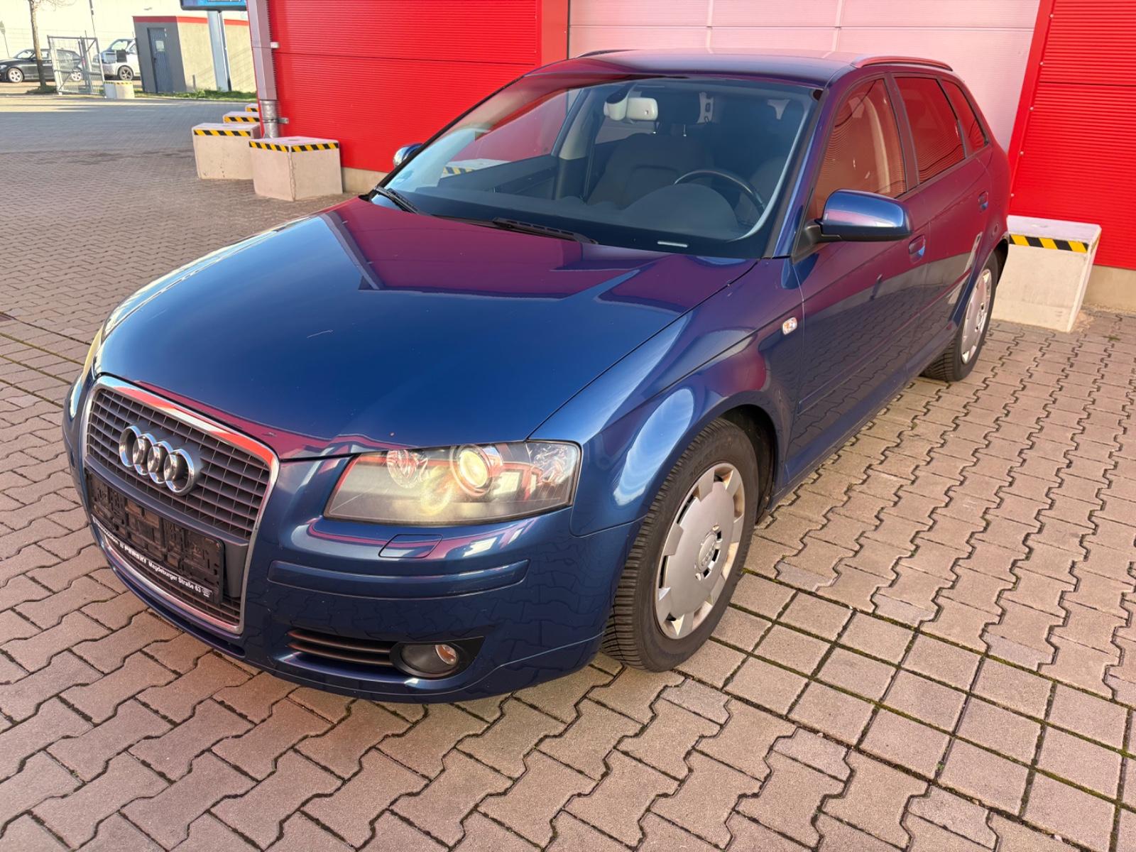 Audi A3 1.6 FSI 5-TÜREN/XENON/PDC