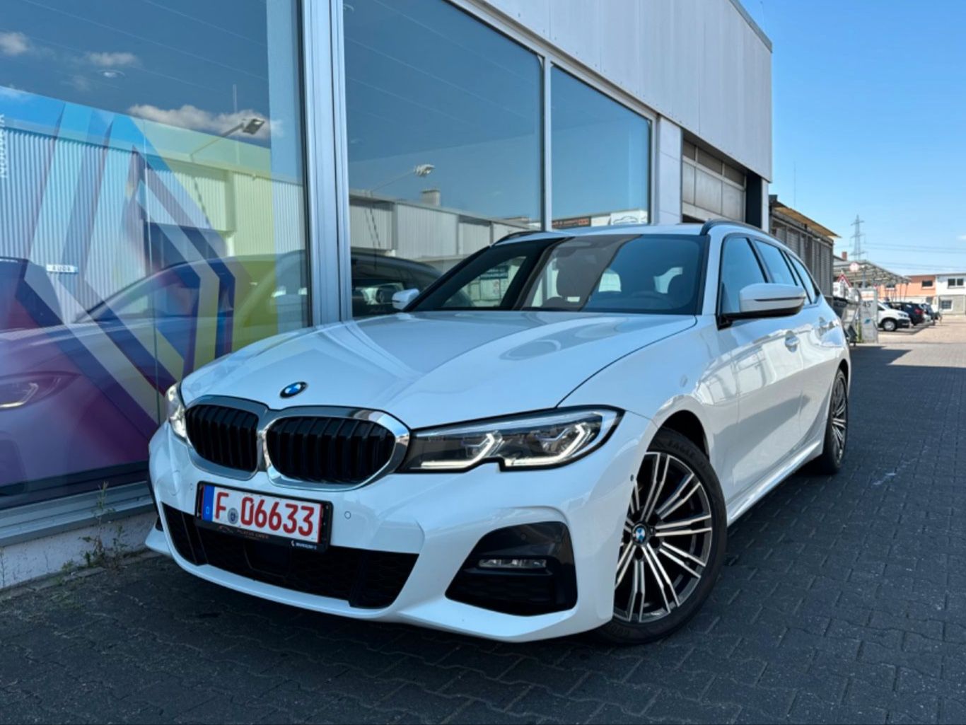 BMW 320 d Touring M Sport LED/HarmanKardon/LiveCock