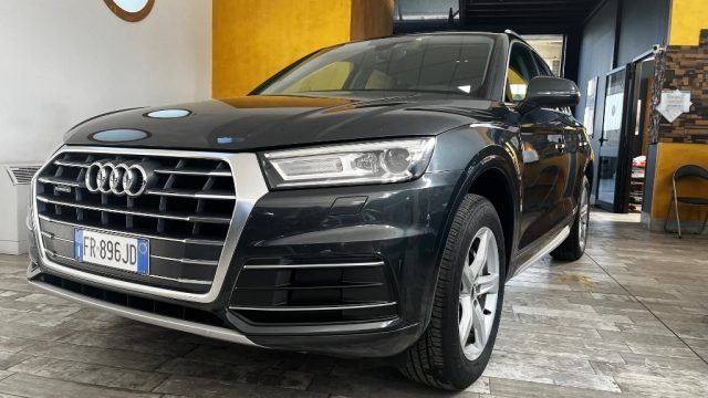 AUDI AUDI Q5 2.0 TDI quattro S tronic Business Sport-