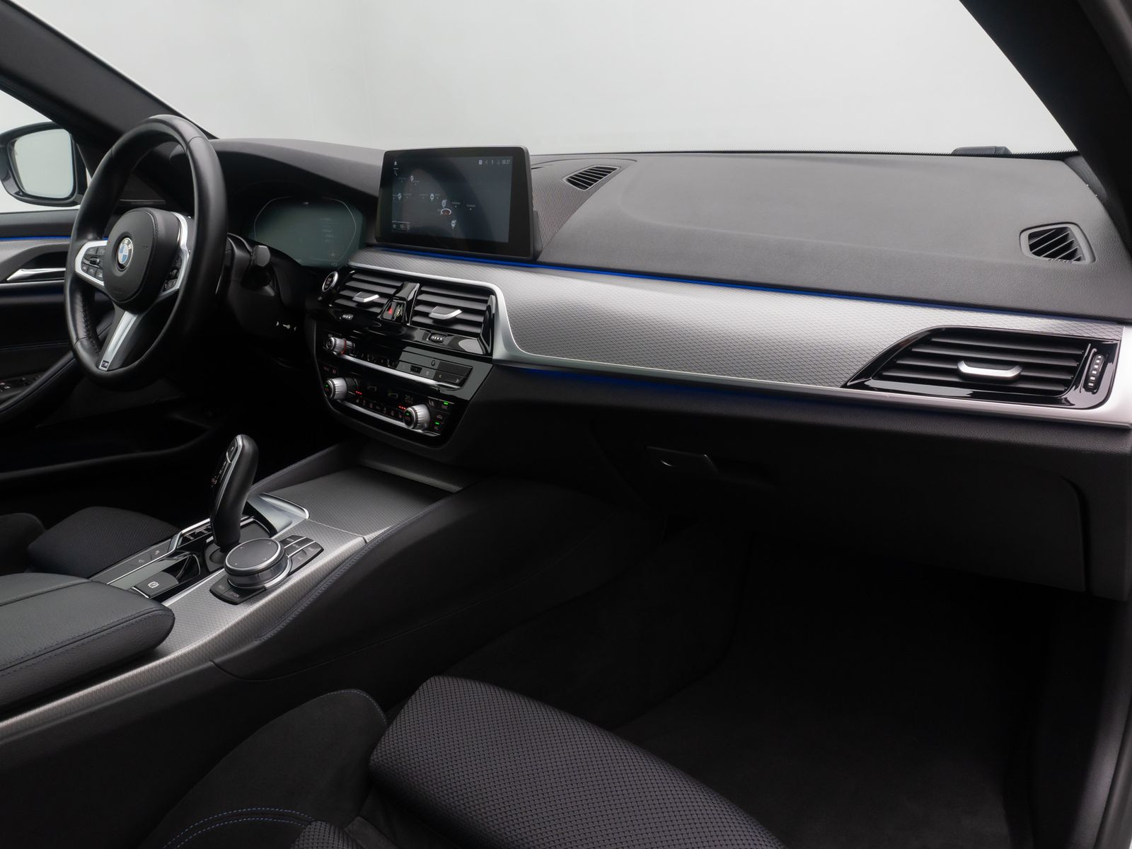 Fahrzeugabbildung BMW 530d M Sport 360°Komfort Panorama HUD DAB 20Zoll