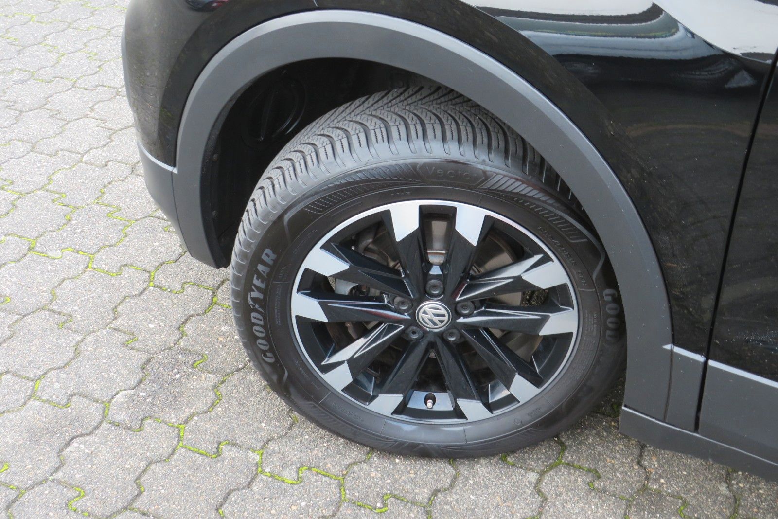 Fahrzeugabbildung Volkswagen T-Cross Life NAVI PDC SITZH DIGITAL-COCKPIT PRO