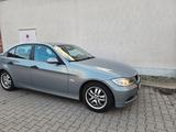 BMW 320i -Automatik / AHK / 2. Hand / 136TKM TÜV Neu - gebrauchte BMW 3er Reihe aus dem Jahr 2005