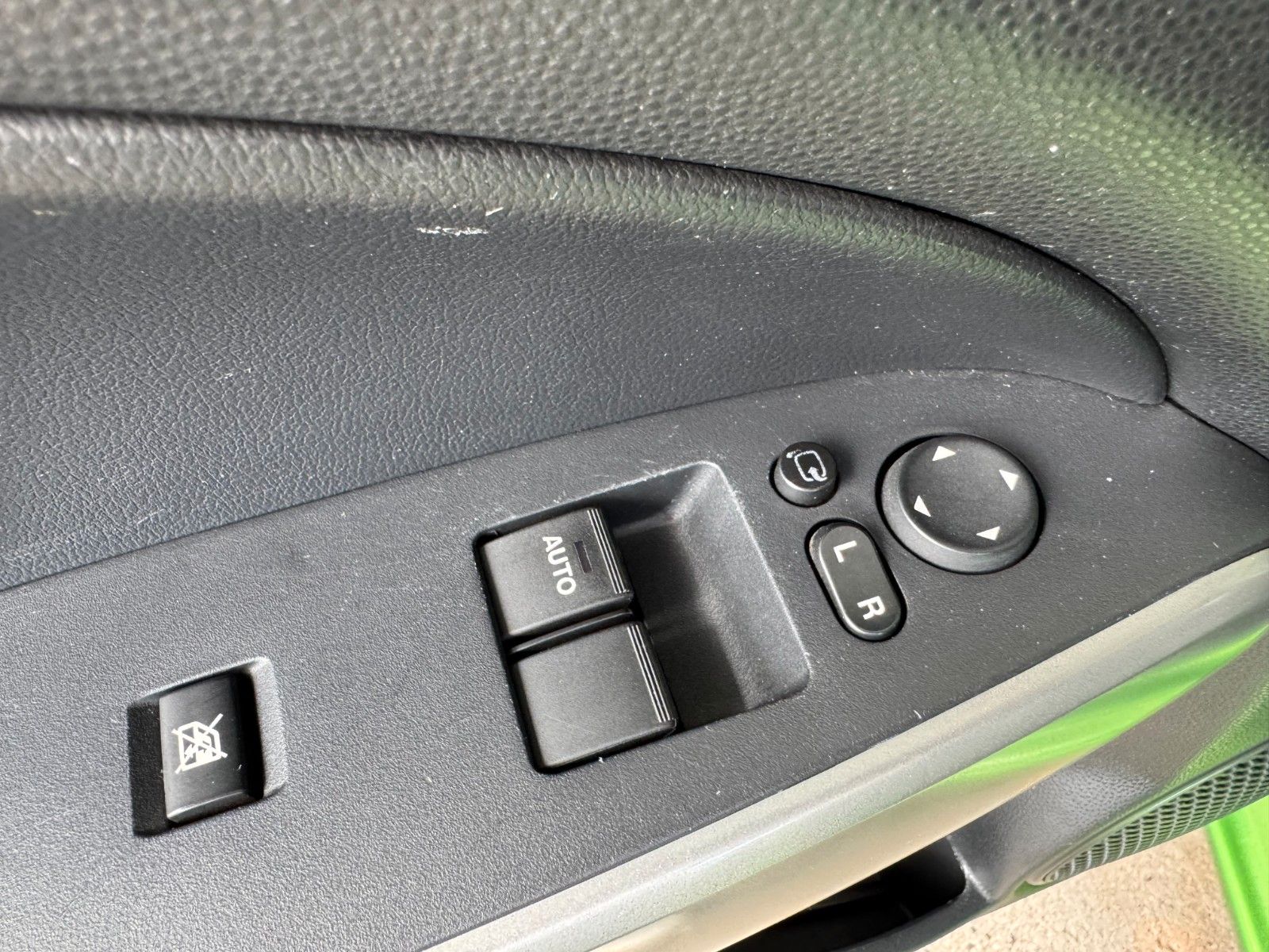 Fahrzeugabbildung Mazda 2 Lim. 1.5 Center-Line Autom. Klima/TÜV NEU