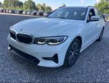 BMW 3 Touring 320 d Sport Line/LED/AHK/103.400km - BMW: 10
