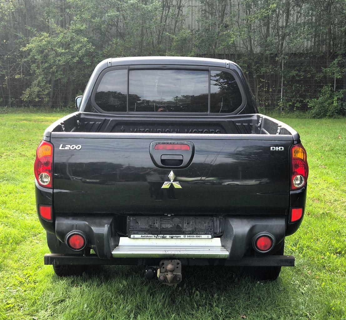 MITSUBISHI L200 2.5 DI-4WD CLIM ATTELAGE | 136 ch | 4X4 | BVM | VOLANT EN CUIR