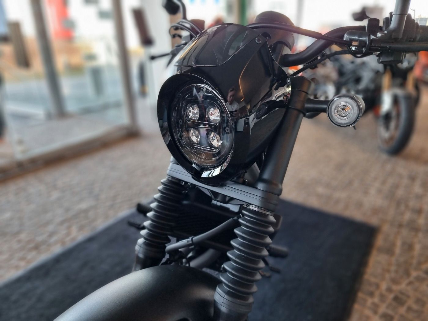 Fahrzeugabbildung Honda CMX 500 Rebel Special Editon 2024 auch Standard