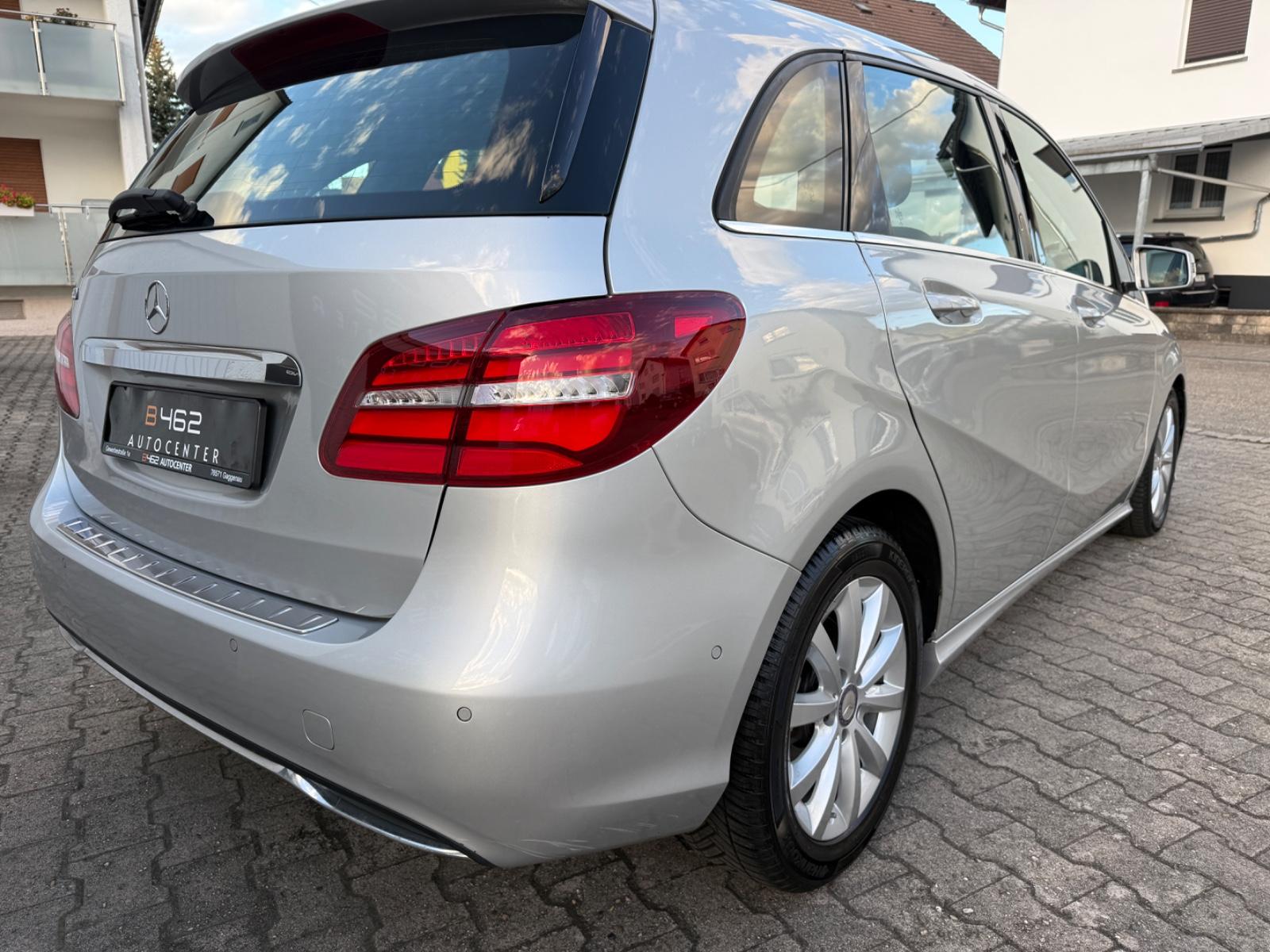 Mercedes-Benz B 180 BlueEfficiency Edition *82tkm* LED Shzg