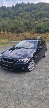BMW 320i Touring , 170 PS schwarz, Panorama-Dach - BMW 320 aus 2010: Kombi, 320d