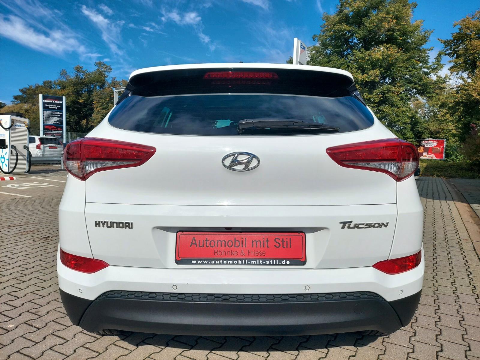 Hyundai Tucson blue Premium Pano Radar Leder Sitzklima