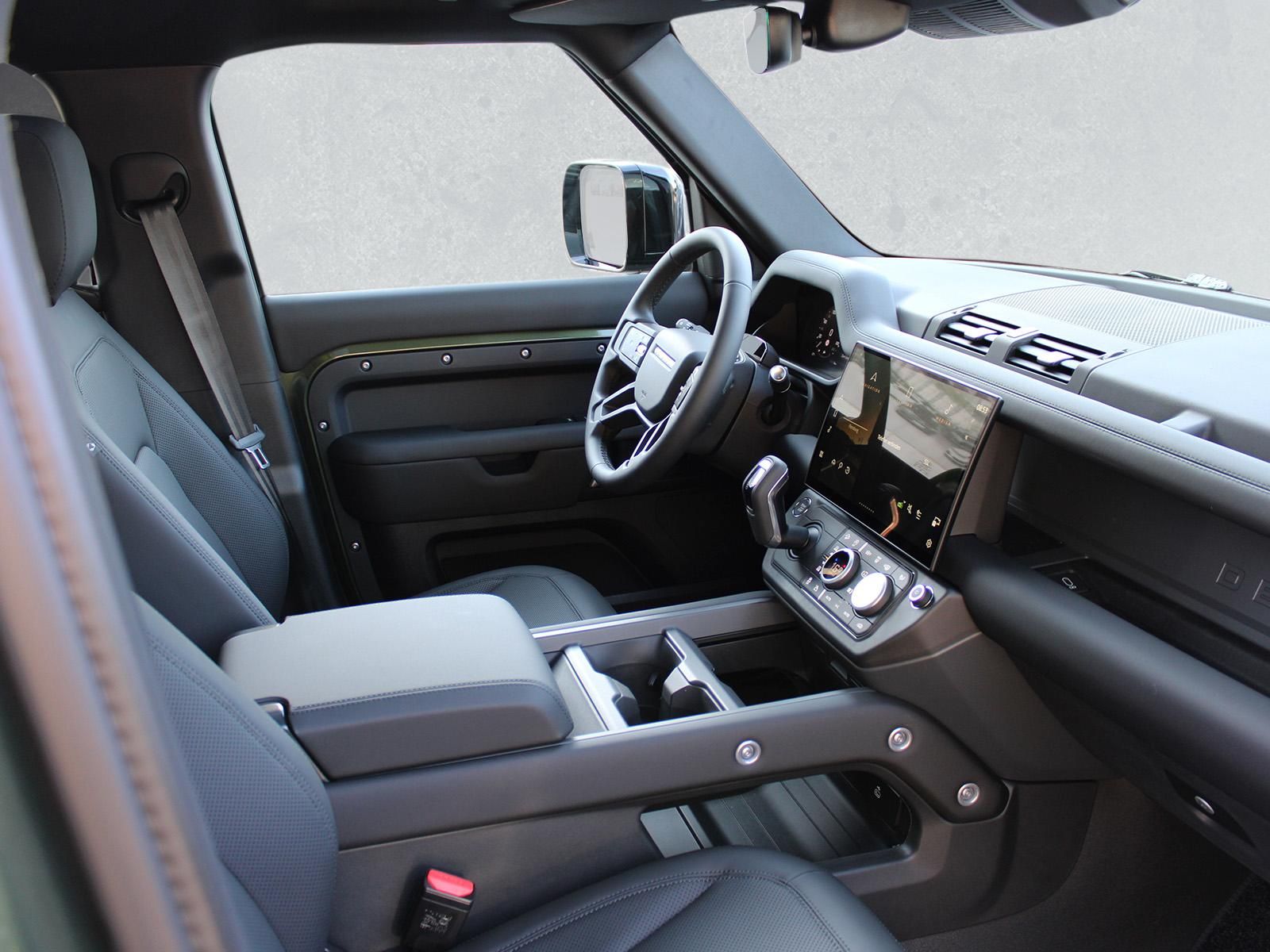 Fahrzeugabbildung Land Rover Land Rover Defender D250 X-Dynamic SE