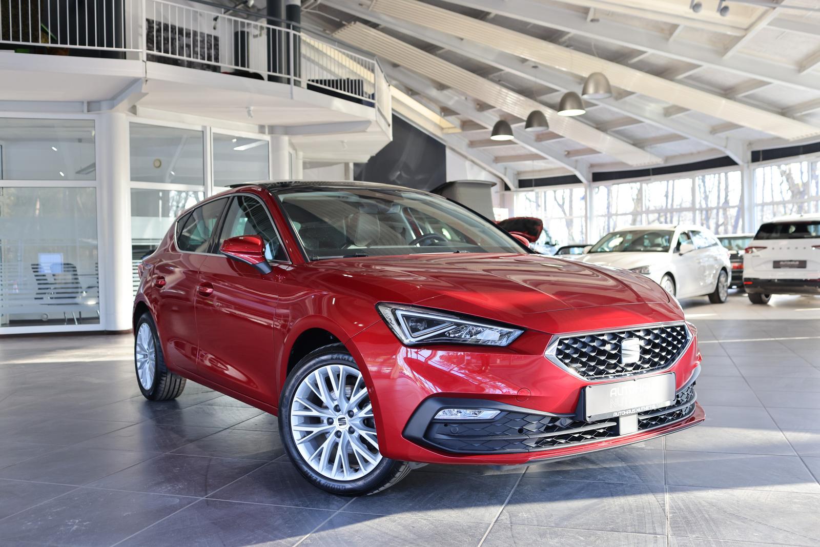 Seat Leon 1,5 eTSI XCELLENCE PANORAMADACH / STANDH.