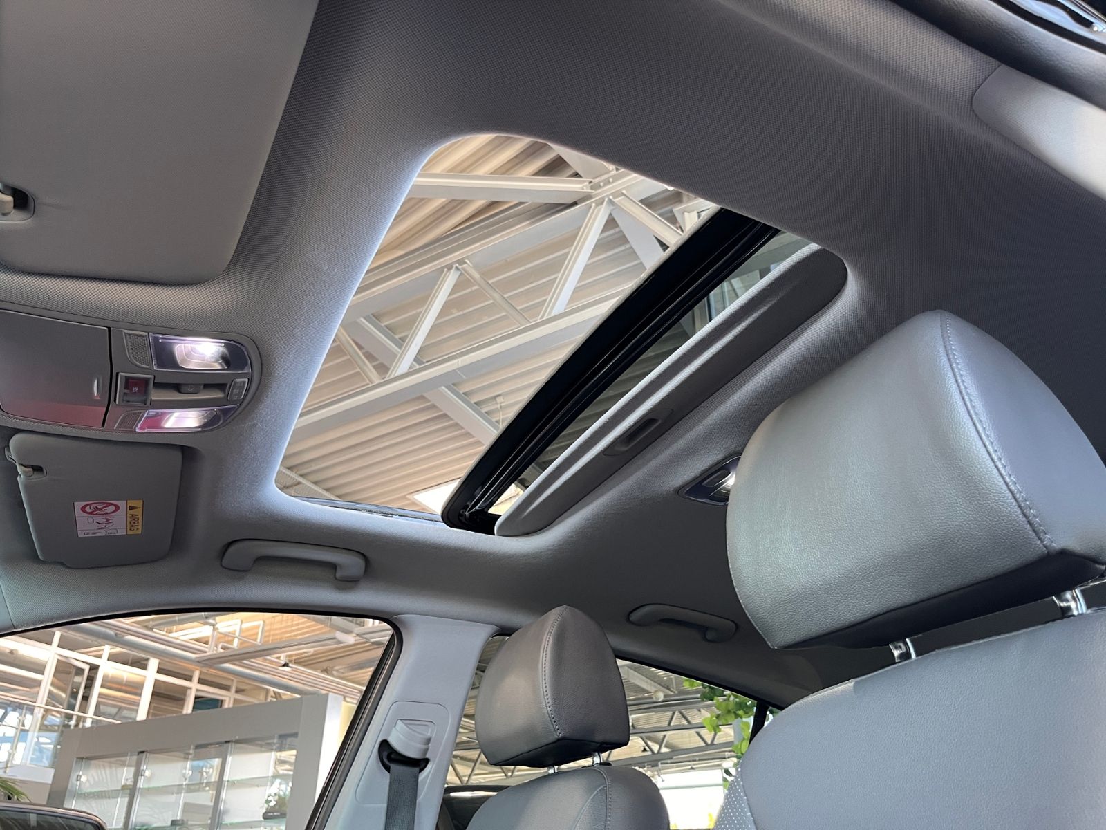 Fahrzeugabbildung Hyundai IONIQ Premium Prime Hybrid PANO LEDER LED