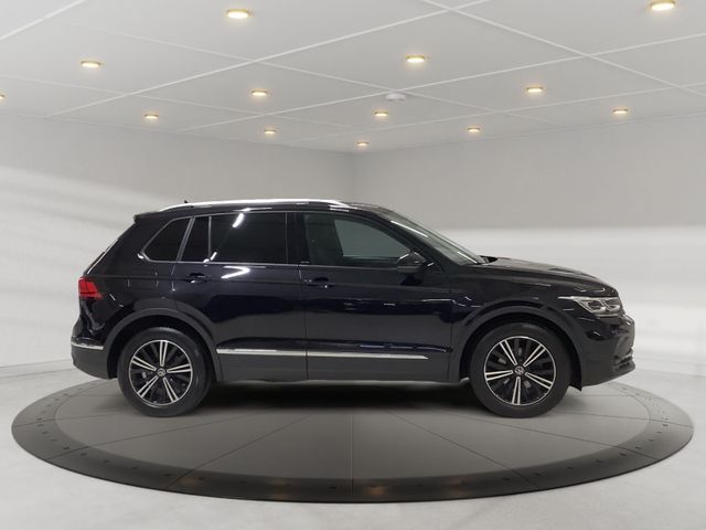 Tiguan Active 2,0 TDI 110 kW DSG Matrix, AZV, H
