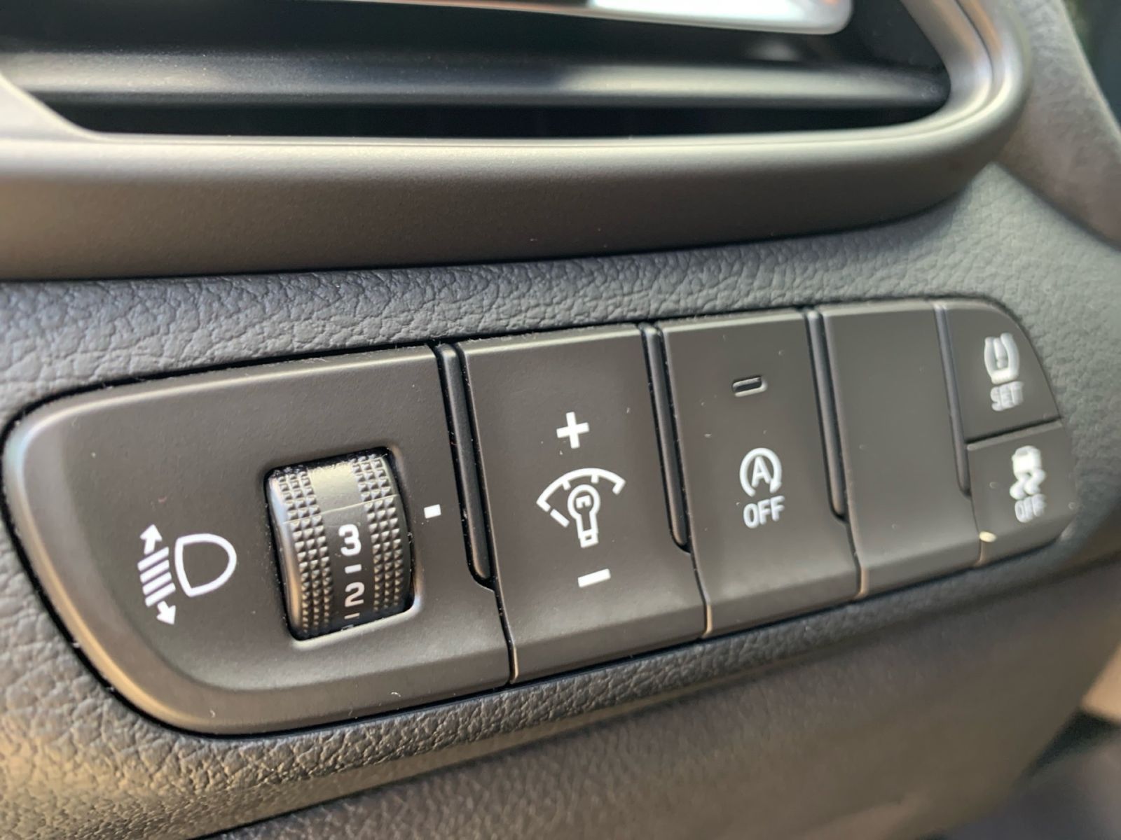 Fahrzeugabbildung Hyundai i30 Kombi 1.5 T-GDI 7-DCT Intro Edition Mild-Hyb