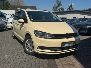 Volkswagen Touran - 1