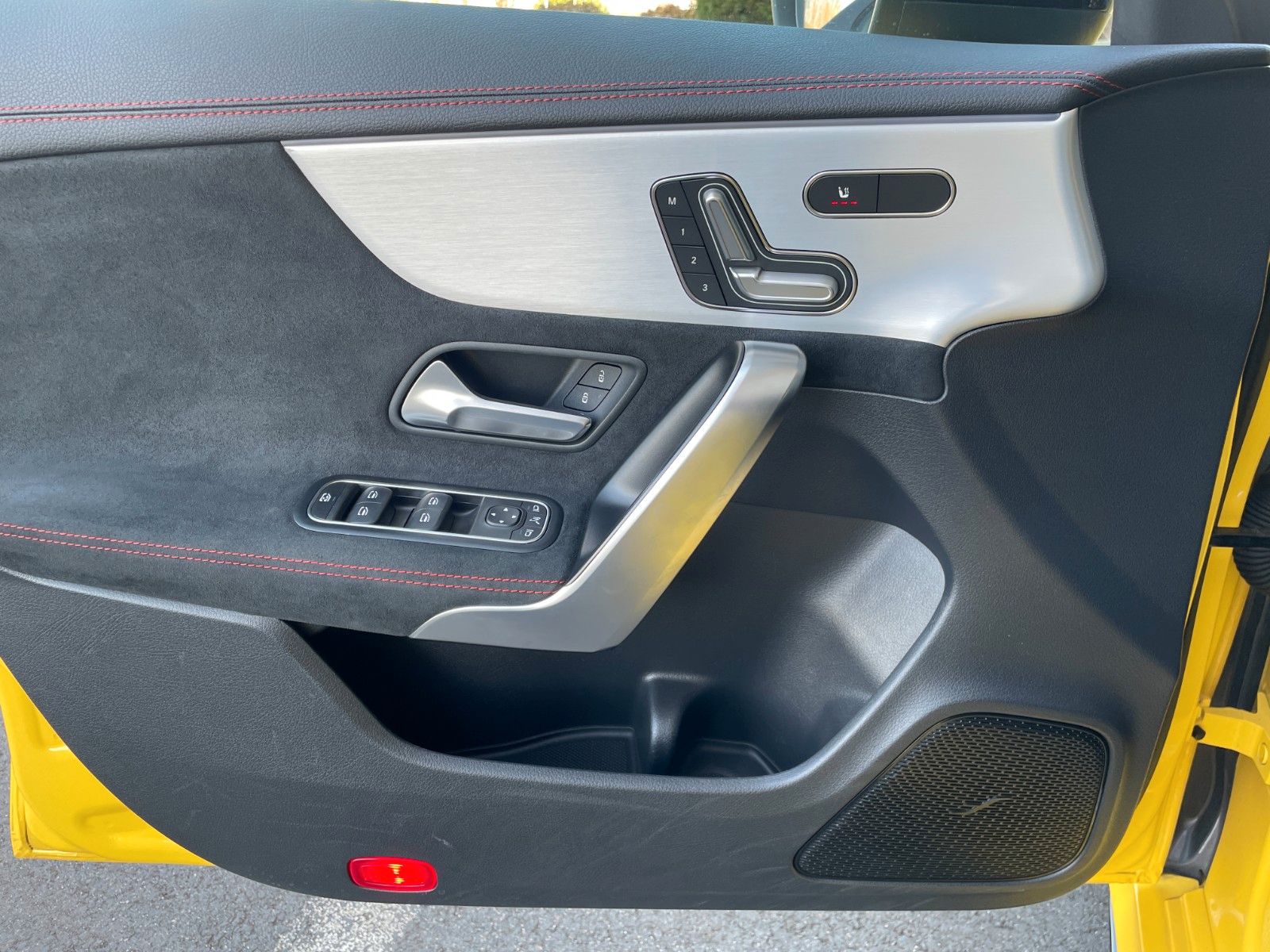 Fahrzeugabbildung Mercedes-Benz CLA 35 AMG 4M SB R-Kamera+Distr+Memory+Aero+MBea