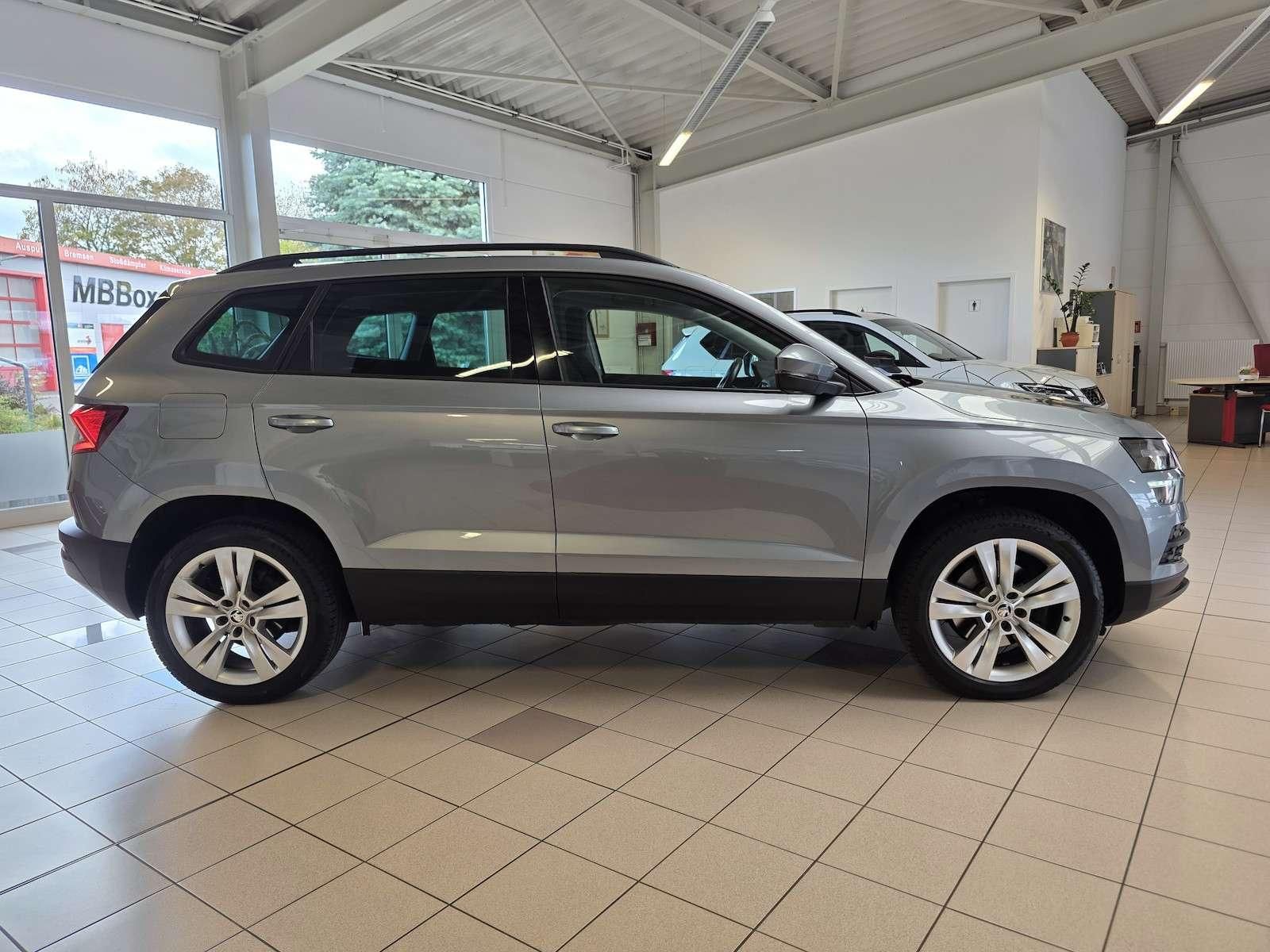 Fahrzeugabbildung SKODA Karoq 2.0 TDI/LED/Nav/Virtual/Memory/ACC/VZE/...