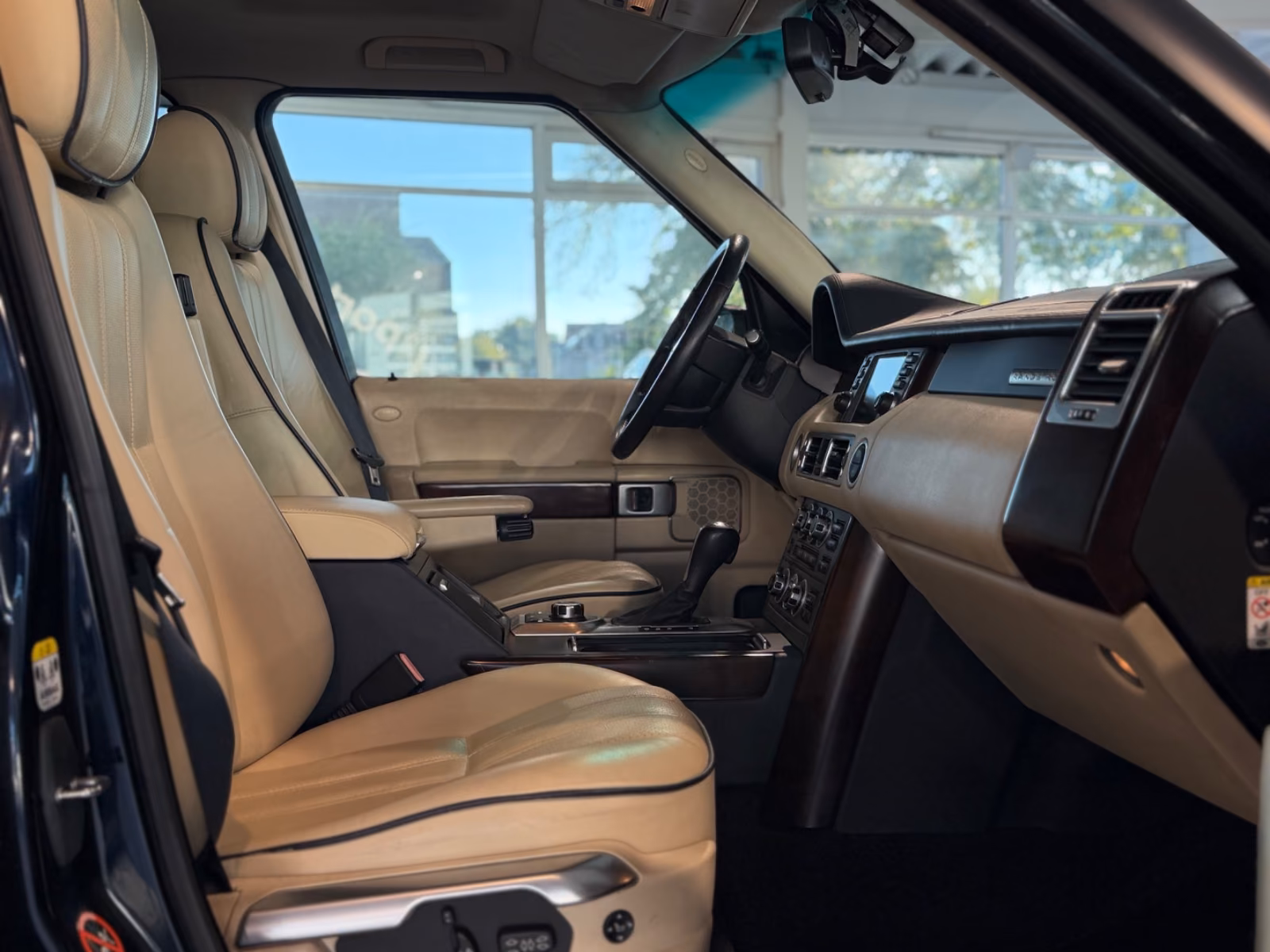 Land Rover Range Rover 3.6 TDV8 Vogue | 272 ch | BVA | GPS | Toit ouvrant | Chauffage stationnaire | Sièges chauffants et ventilés | Attelage