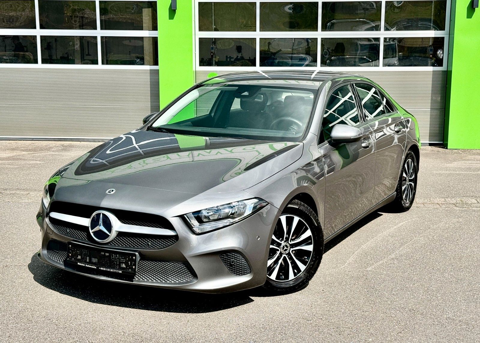 Mercedes-Benz A 180 A Limousine A 180 d+NAVI+CAMERA+PDC+1HAND