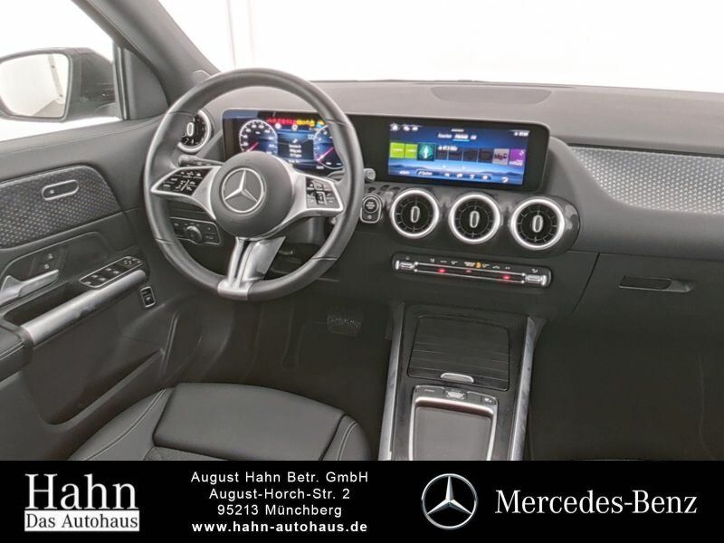 Fahrzeugabbildung Mercedes-Benz GLA 200 PROGRESSIVE/NIGHT/LED/AHK/KAMERA/WINTER/