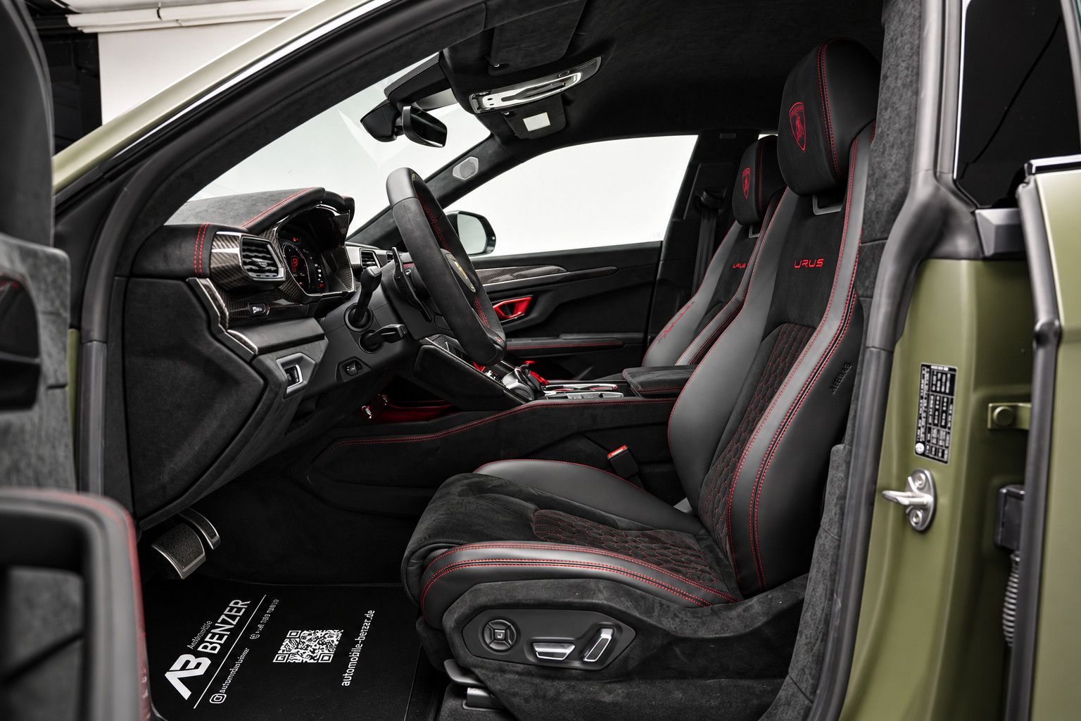 Fahrzeugabbildung Lamborghini Urus Performante *Carbon*Akrapovic*Alcantara*B&O