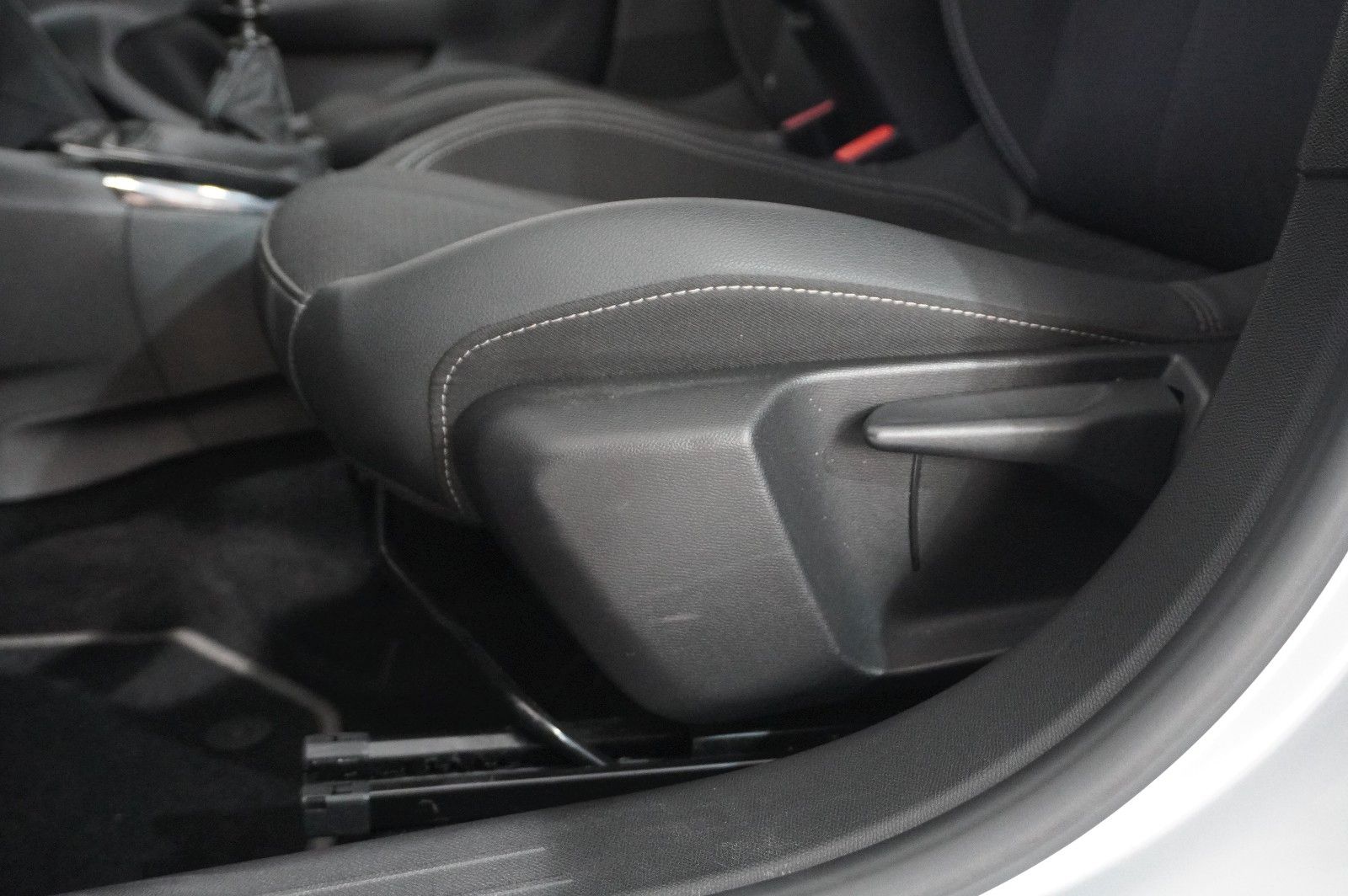 Fahrzeugabbildung Opel Corsa F 1.2 ELEGANCE NAVI/LED/VIRTUAL/SPORT/DAB+