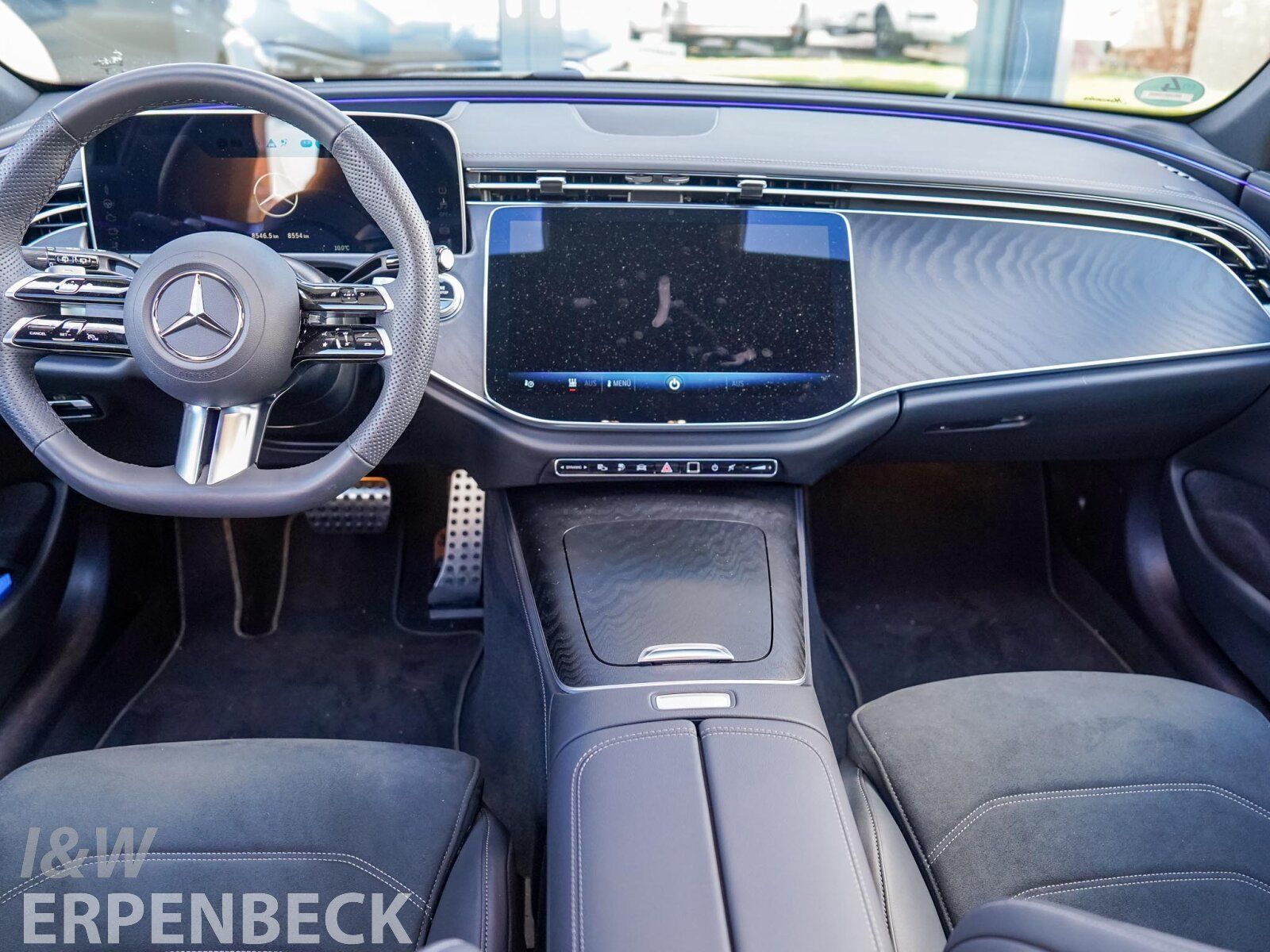 Fahrzeugabbildung Mercedes-Benz E 300de 4M AMG Distronic HeadUp AHK DigitalLight