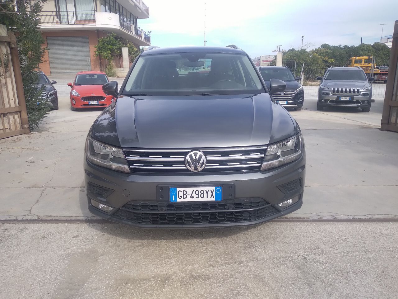 Volkswagen Tiguan 1.6 TDI SCR Business BlueMotio imagem 2
