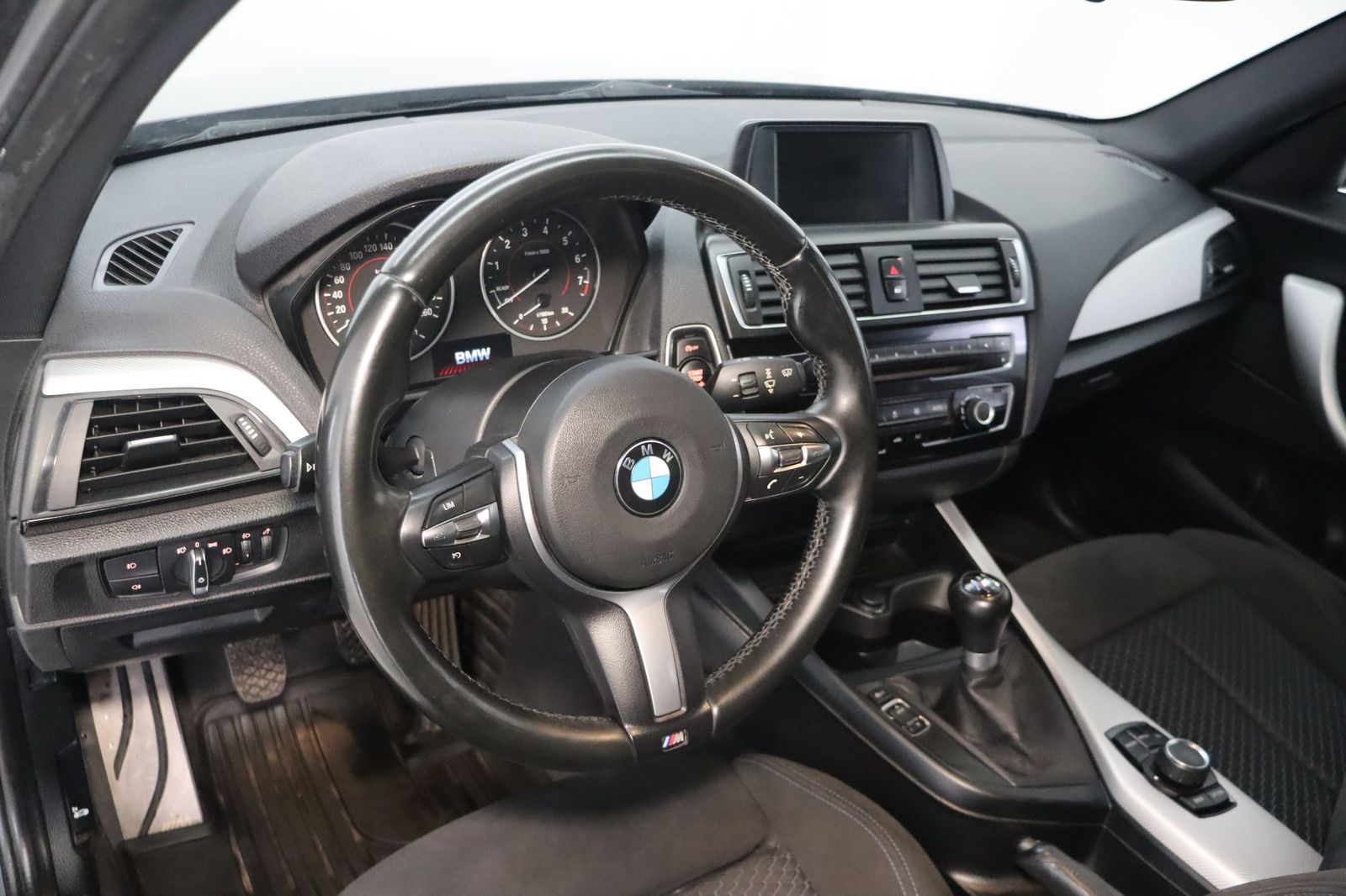 Fahrzeugabbildung BMW 118 i M Sport Paket 1. Hand