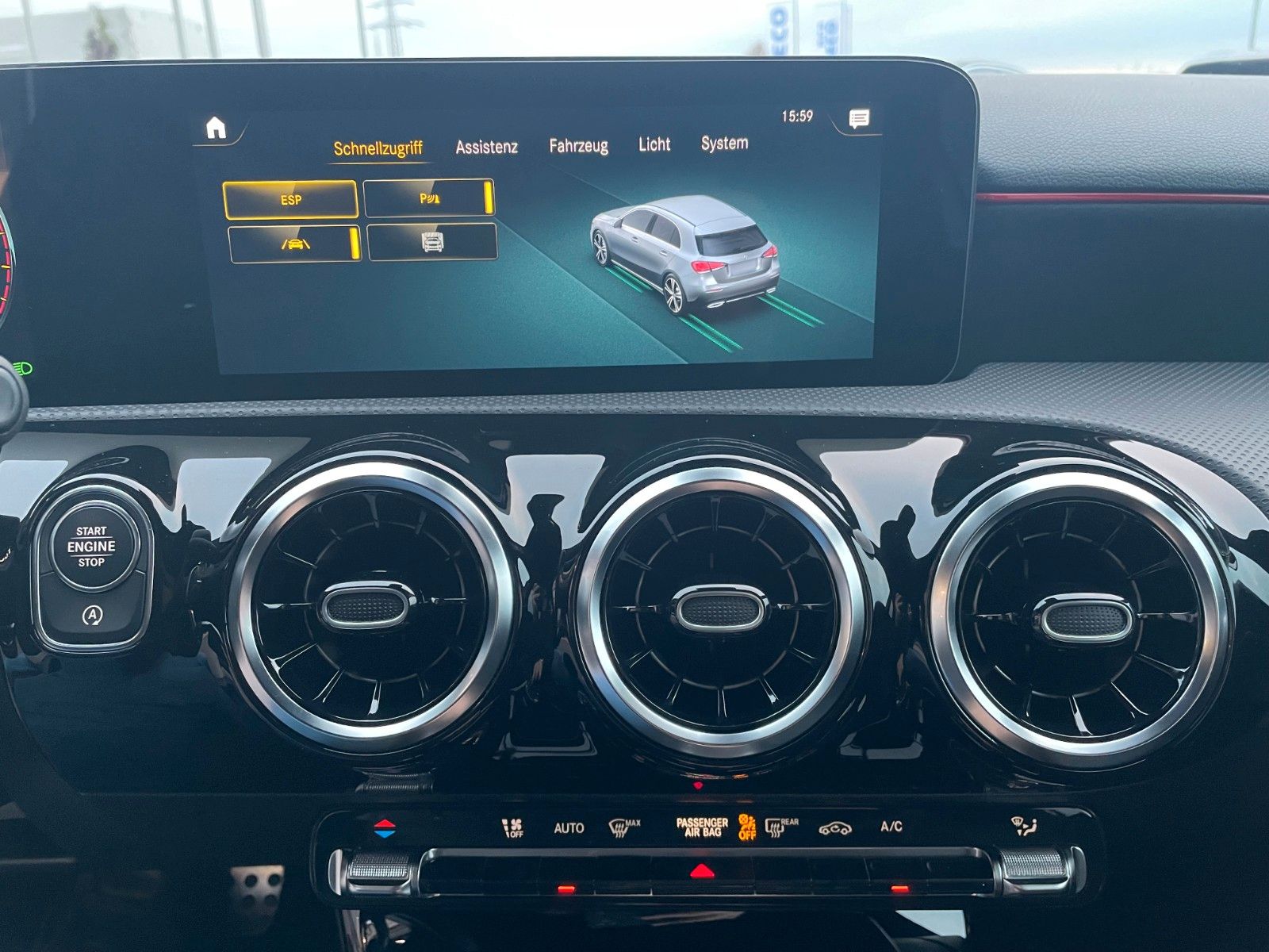 Fahrzeugabbildung Mercedes-Benz A 180 AMG+LED+IHC+RFK+TotWinkel+SFIntegration