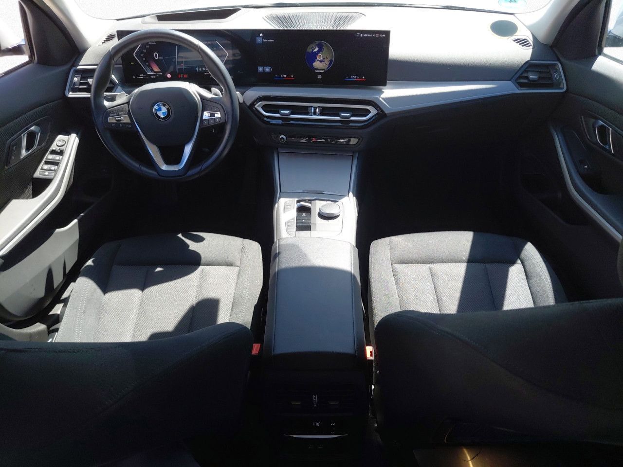 BMW 318d Touring Aut.,Pano,HUD,Kamera,Shadow,DA,SHZ foto 12