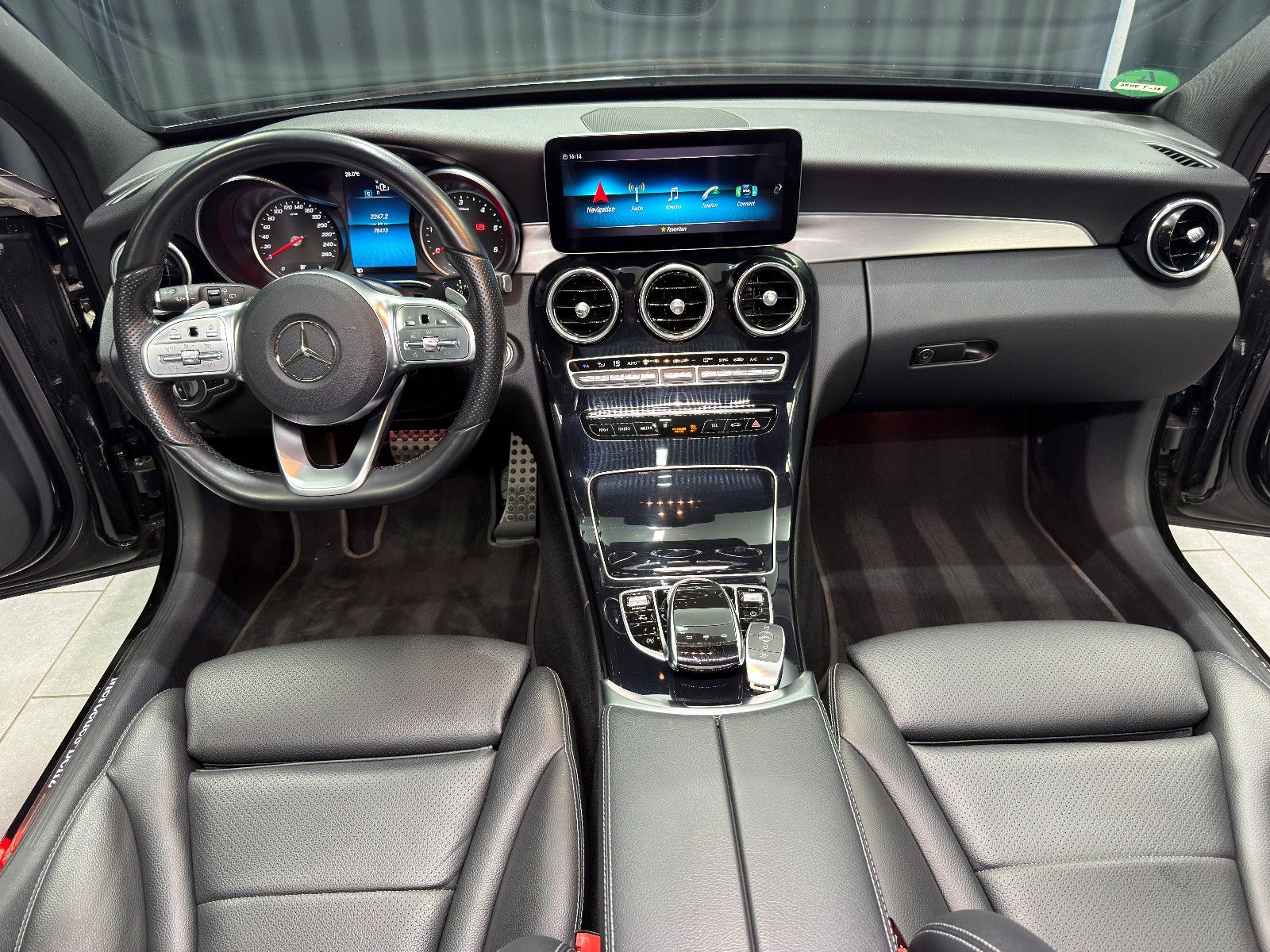 Fahrzeugabbildung Mercedes-Benz C 220d T 4Matic|AMG-LINE|PANORAMA|LED|NAVI|LEDER