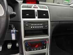 Fahrzeugabbildung Peugeot 307 CC 2.0 Cabrio-Coupe Sport / Klimaauto SHZ