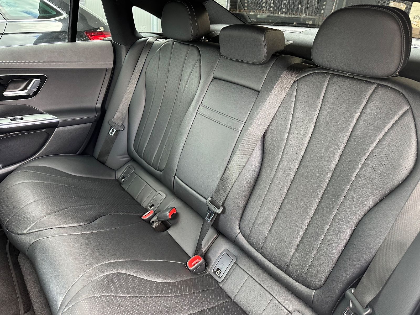 Fahrzeugabbildung Mercedes-Benz EQE 300 Electric Art NAV+LED+ACC+360GRAD+SHZ