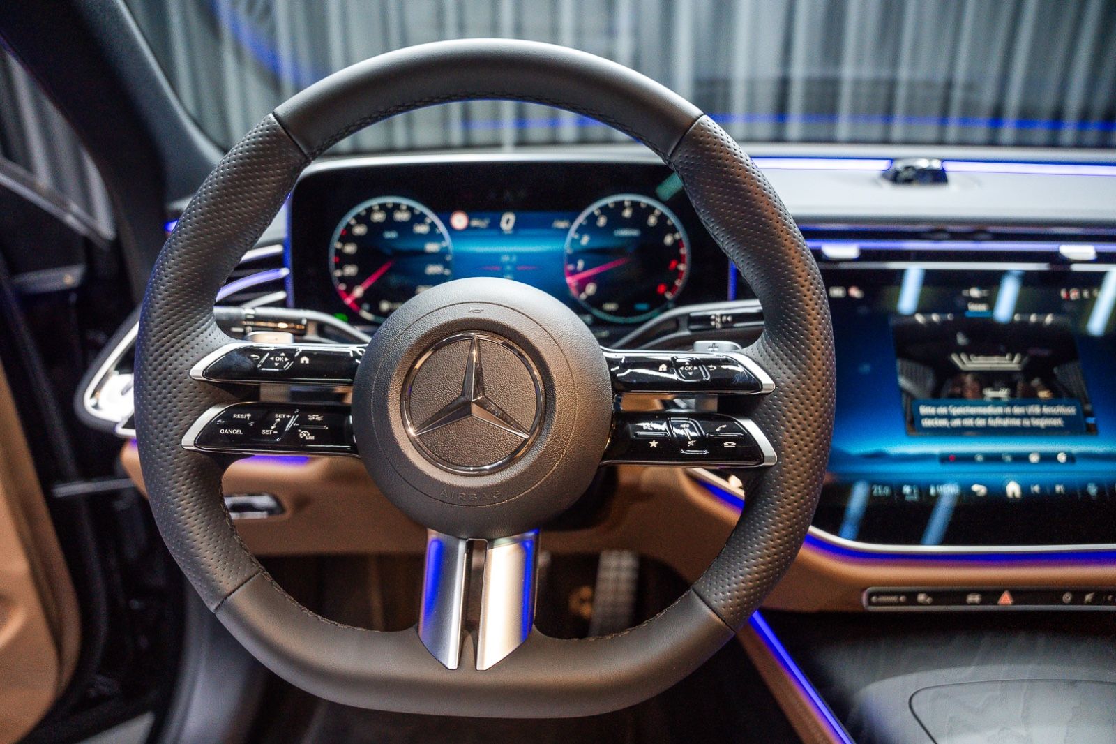 Fahrzeugabbildung Mercedes-Benz E 200 AMG Premium Plus*Superscreen*Keyless*