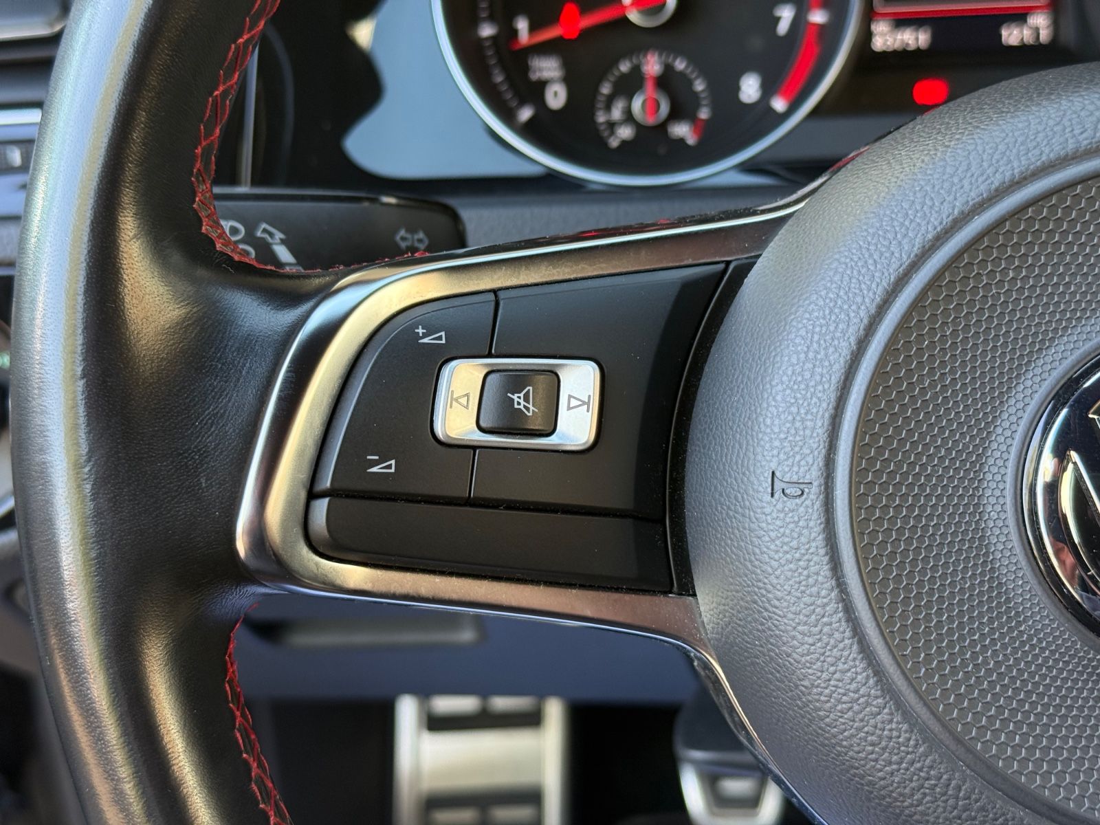 Volkswagen Golf VII Lim. GTI FaceliftLED Dynaudio 4,69% foto 17