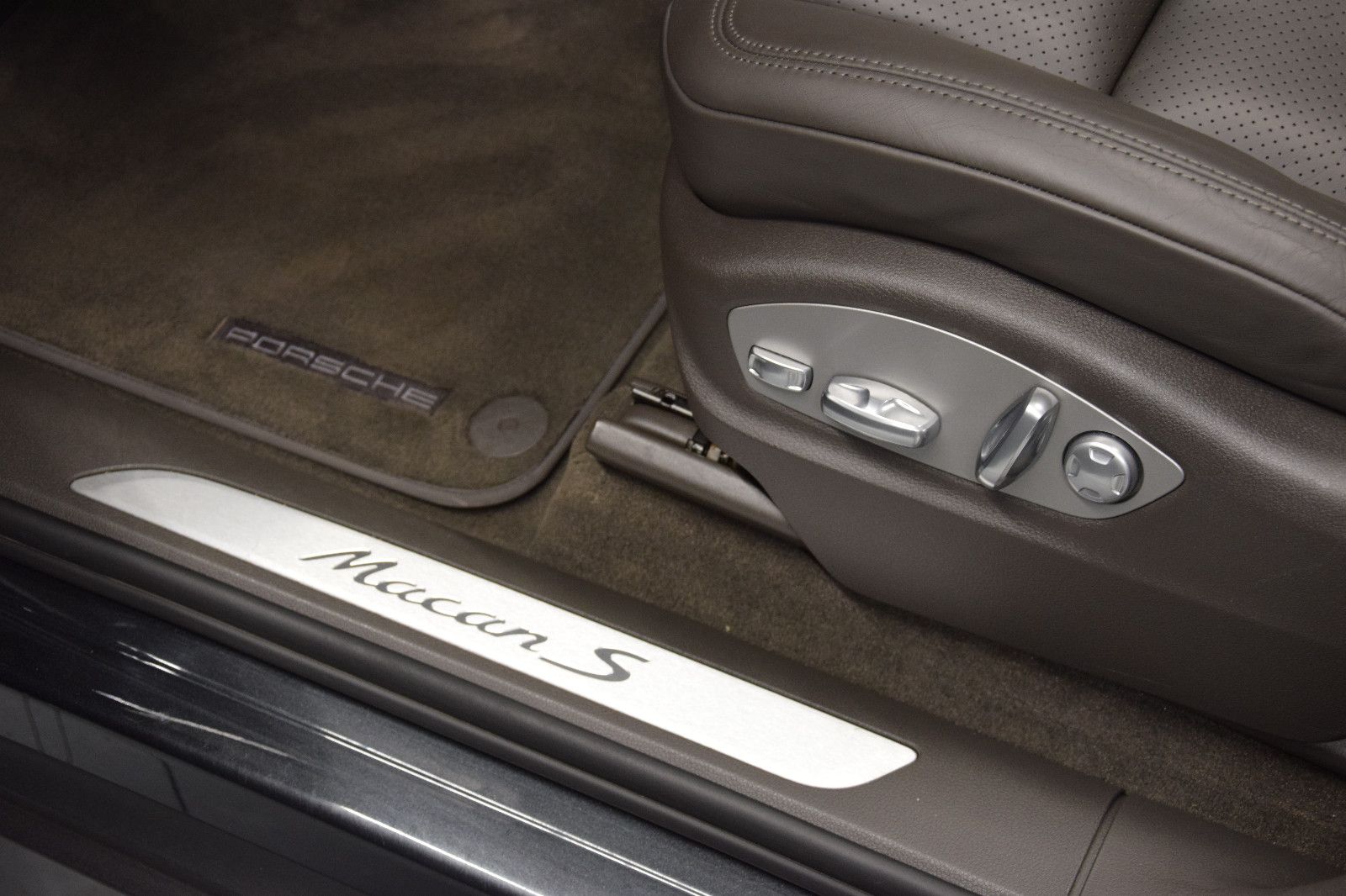 Fahrzeugabbildung Porsche Macan S Diesel 14-Wege Pano Bi-Xenon PASM Leder