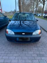 Ford Fiesta Futura 1.3 - Ford Fiesta: Futura