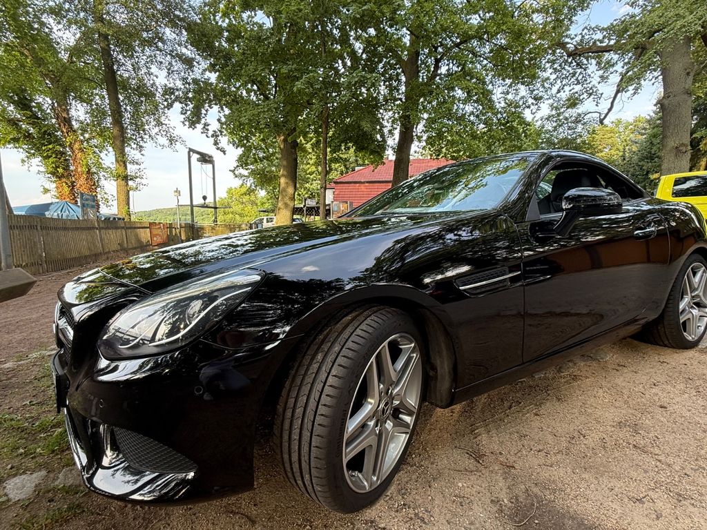 Image of Mercedes-Benz SLC 180