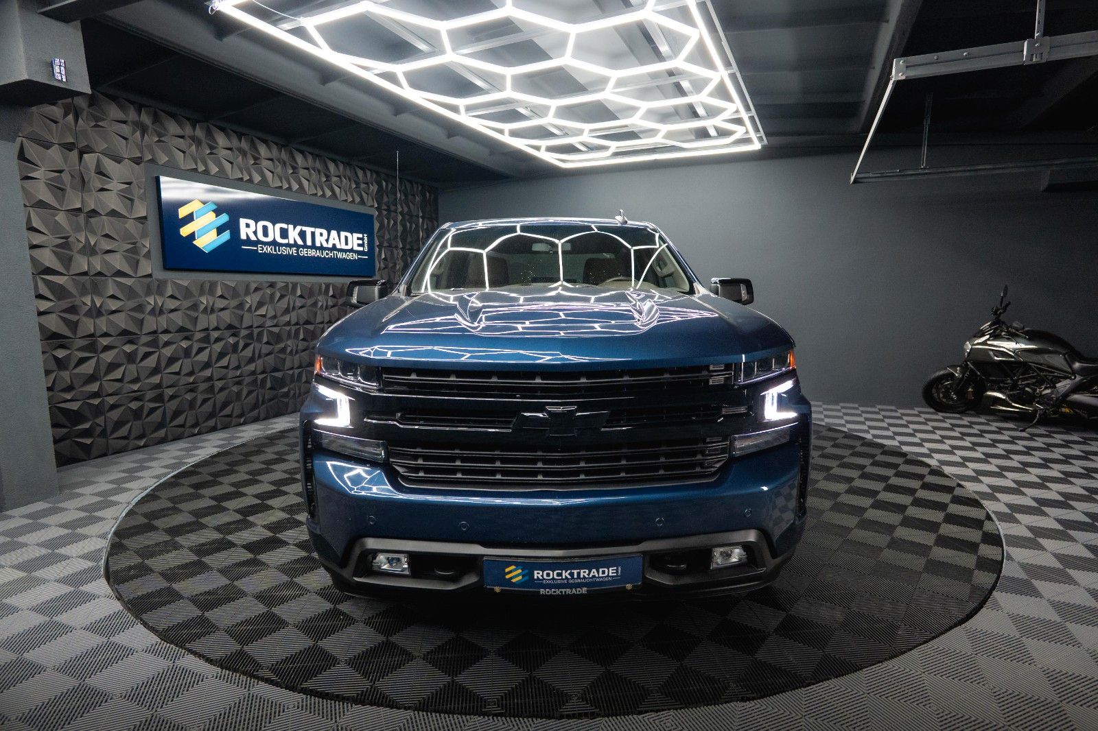 Fahrzeugabbildung Chevrolet Silverado 5.3L V8 4x4 RST Limited ZZ1 NightPaket