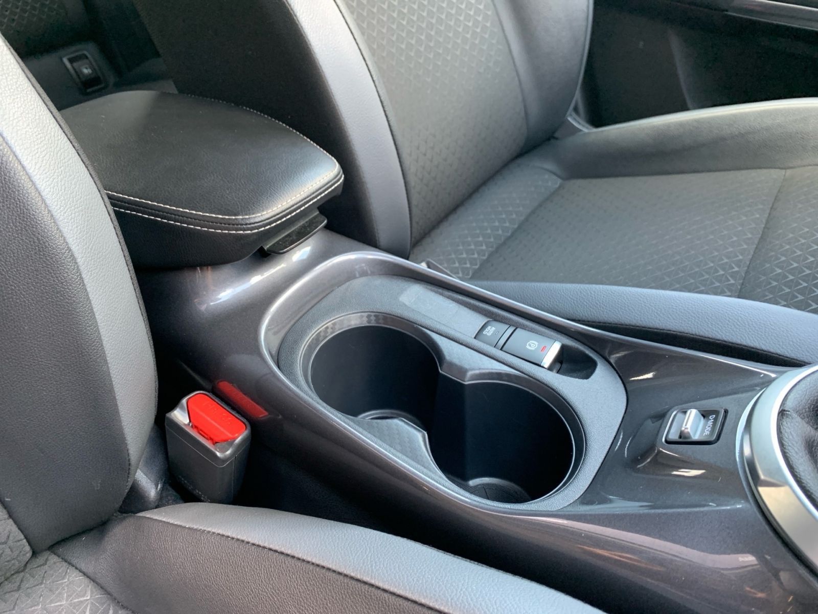 Fahrzeugabbildung Nissan Juke 1.0 DIG-T N-Connecta Navi Kamera