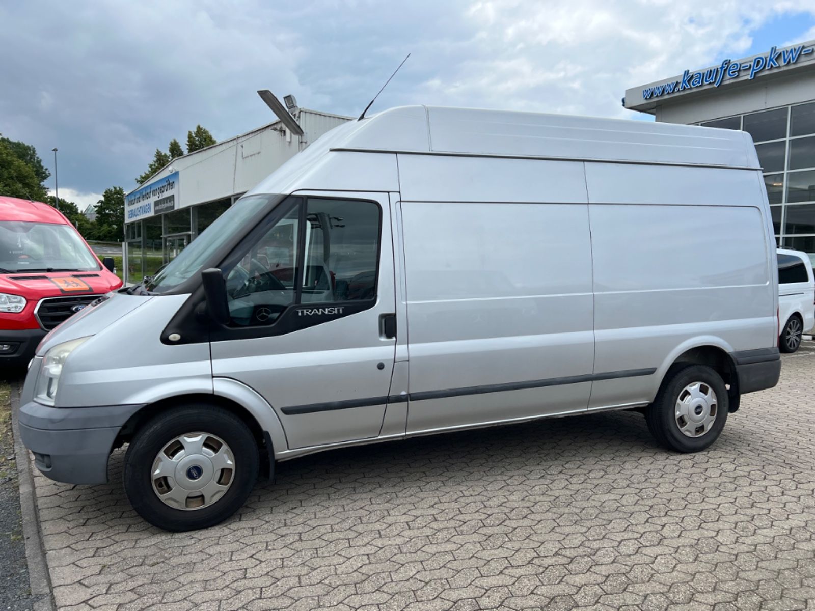 Fahrzeugabbildung Ford Transit KLIMA FT 350 L Trend LKW Kasten Export