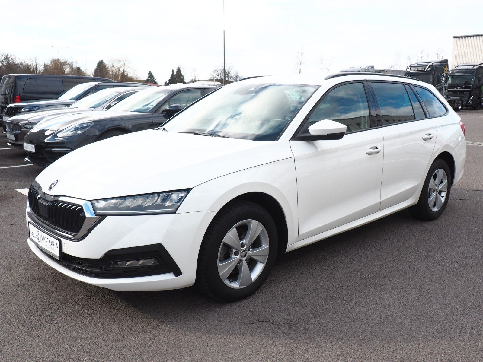 Skoda OCTAVIA Ambition*LED*CARPLAY*SHZ*Lenk.Hz.TEMP* foto 2