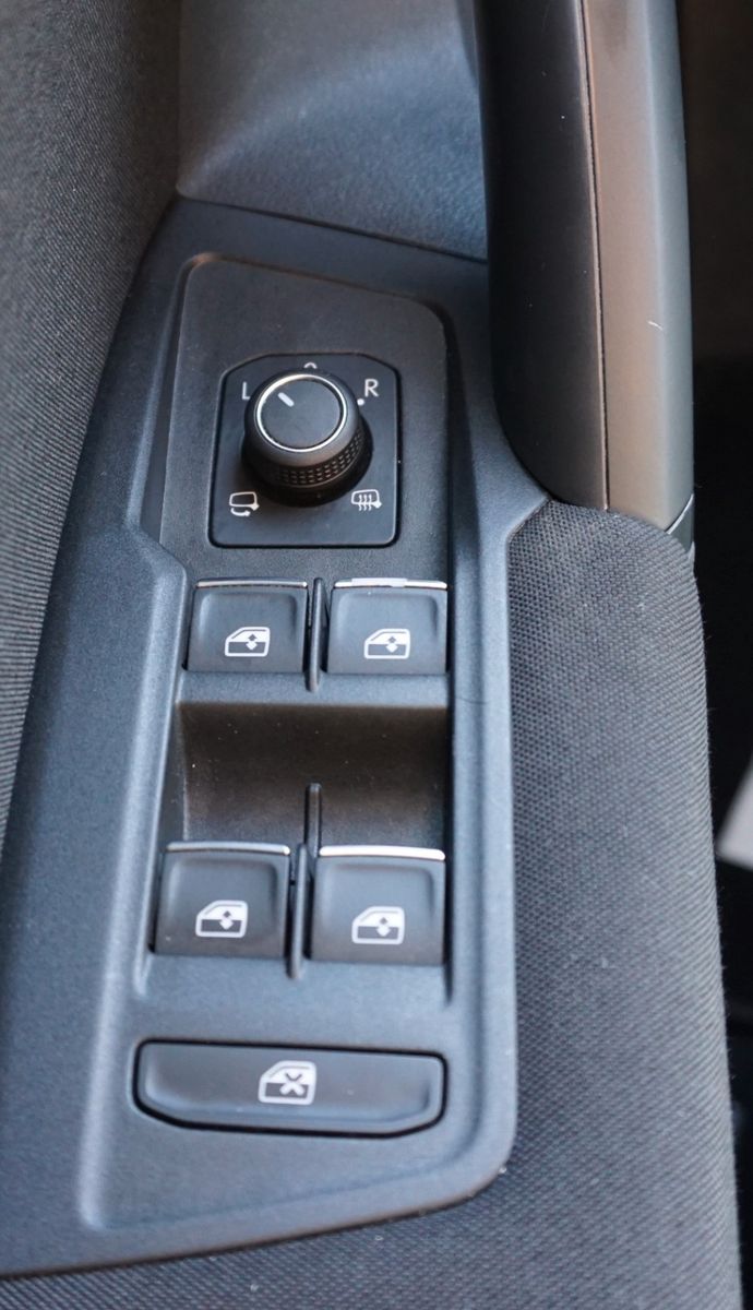 Fahrzeugabbildung Volkswagen Tiguan Comfortline BMT, LED,Navi,PDC, AHK el.