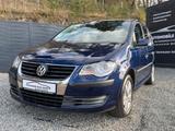 Volkswagen Touran Conceptline/KLIMA/TEMPO/7 SITZER/SHZ - Volkswagen Touran Conceptline mit Benzin-Antrieb