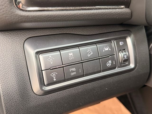 Fahrzeugabbildung Ssangyong Tivoli 1.5 Blackline Automatic Leder+Alu+Allw.