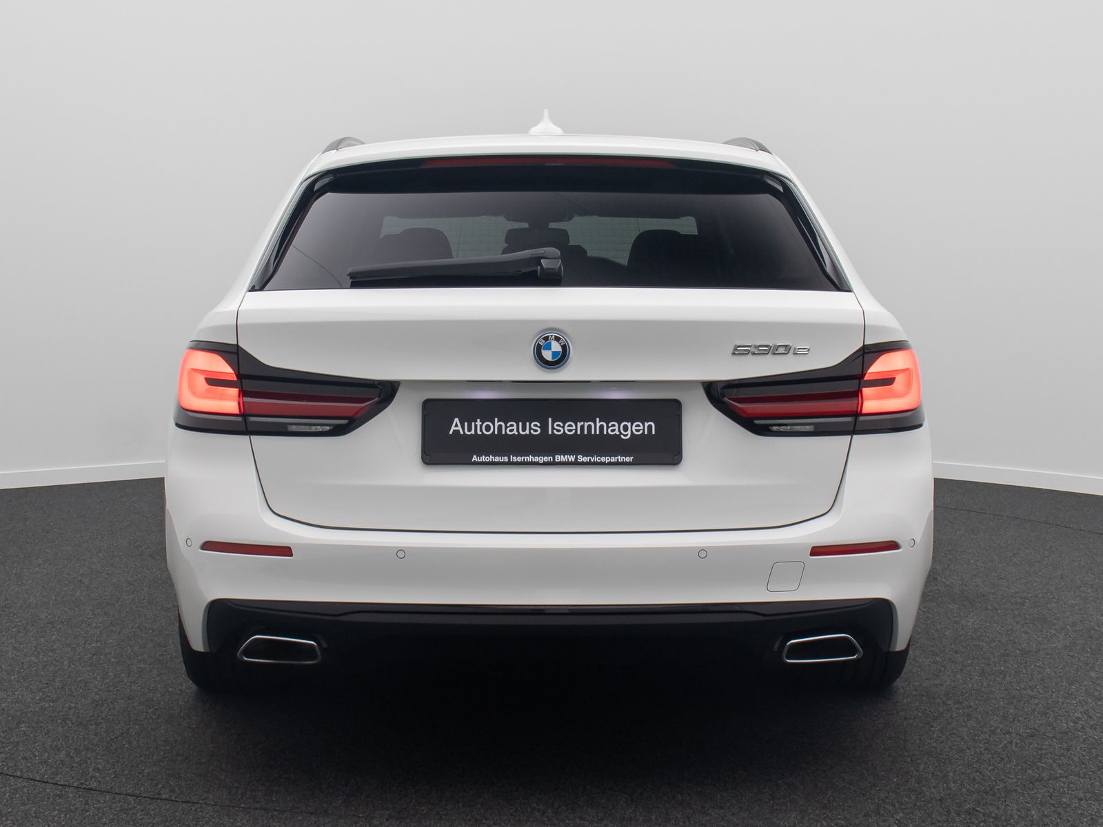 Fahrzeugabbildung BMW 530e HUD DAB Alarm Panorama HiFi Sport Leder